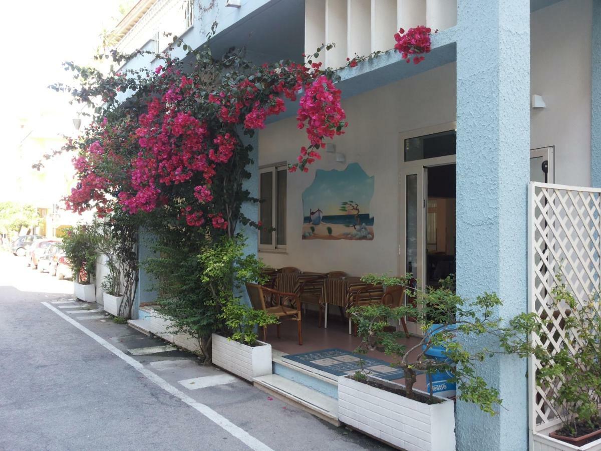 Albergo Lido Silvi Marina Exteriör bild